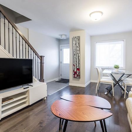 Spacious 3 Bdrm Home Near Downtown Ottawa Kültér fotó